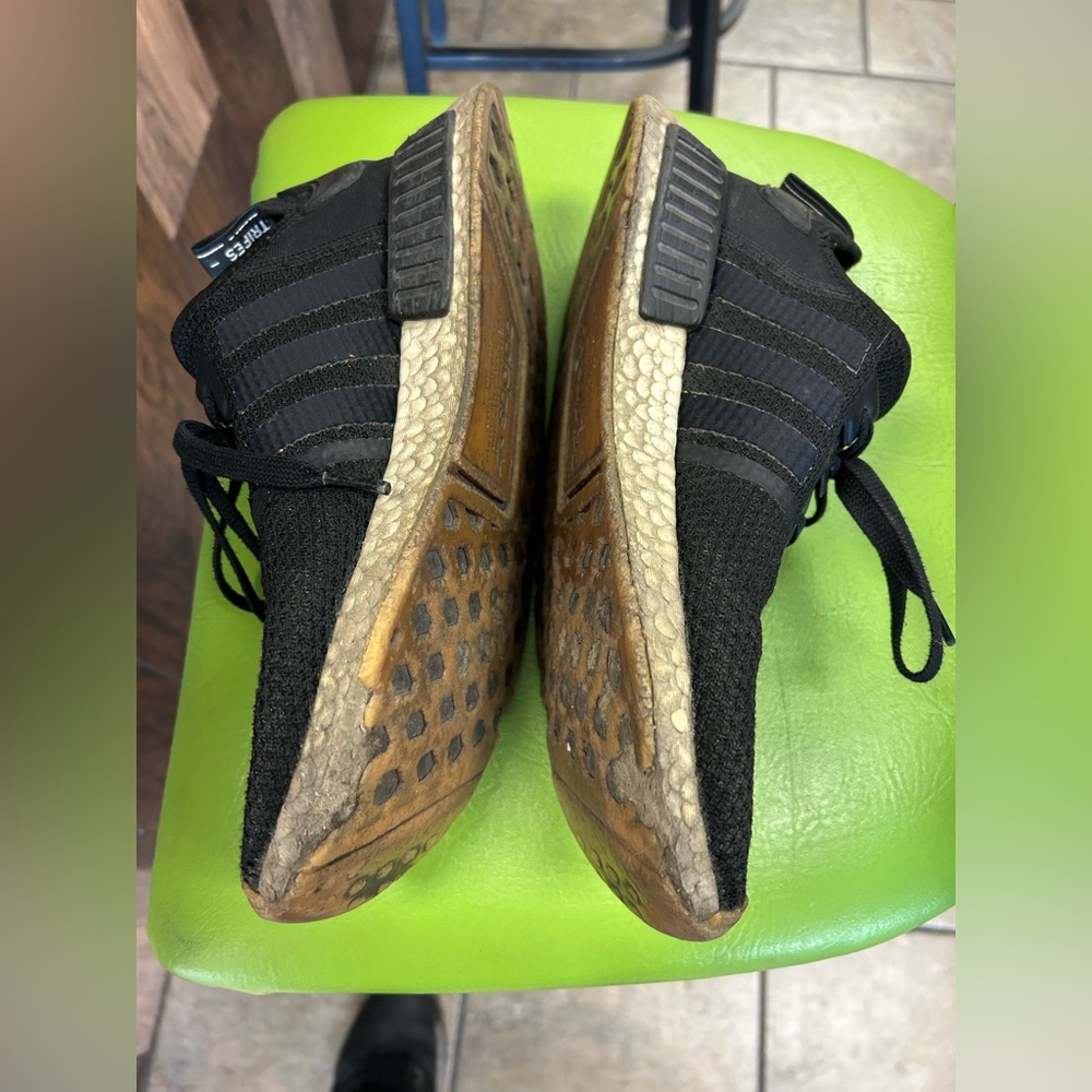 Used mens shoes size 10.5